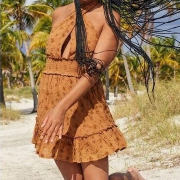 Aerie Women’s M Tan Eyelet Halter Mini Dress Smocked Boho Festival Summer - Picture 1 of 6